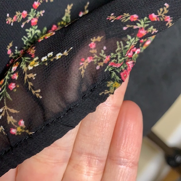 C BRAND Beautiful semi sheer blouse - Picture 6 of 6